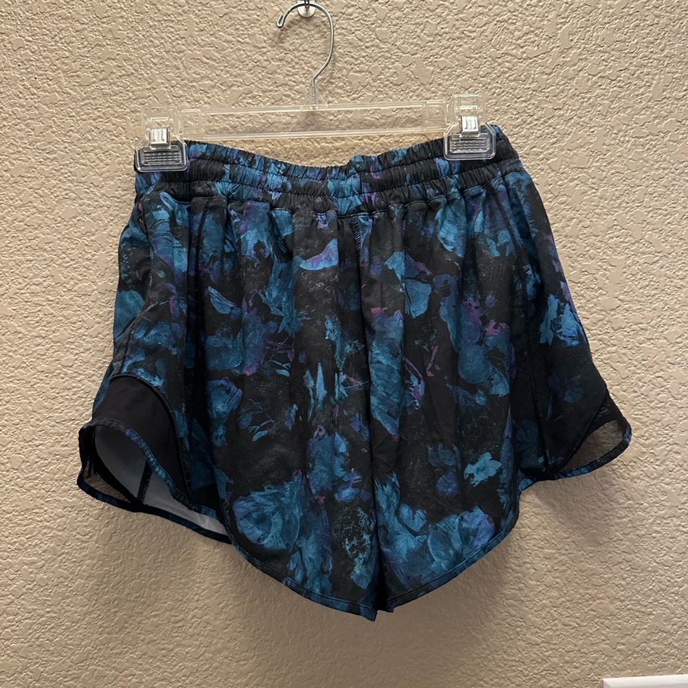 lululemon hotty hot shorts size 10 Tall